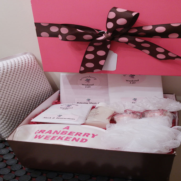 The Supreme Cranberry Weekend Box